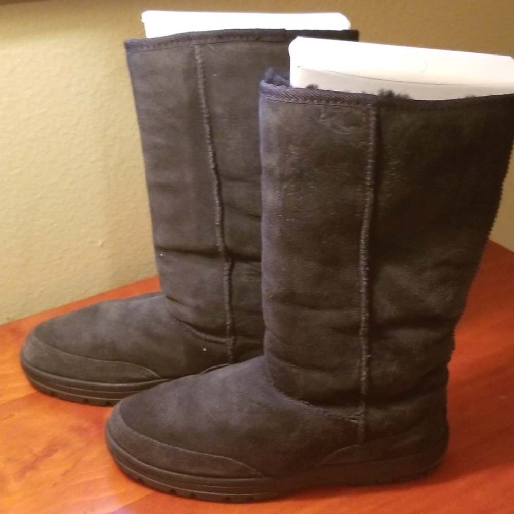 *RARE* UGG Australia Tall Braid Boots